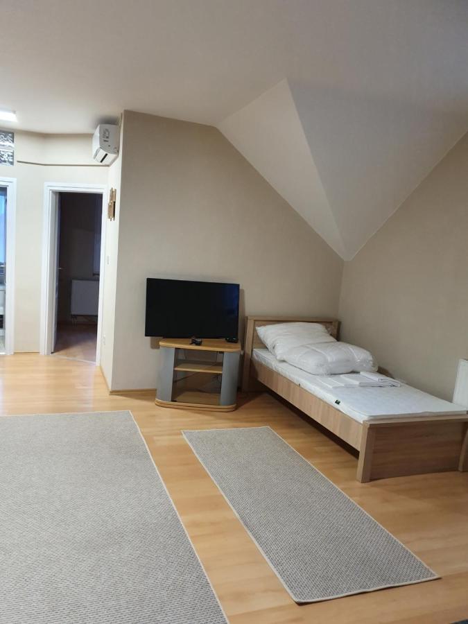 Bella Apartman Szeged Buitenkant foto