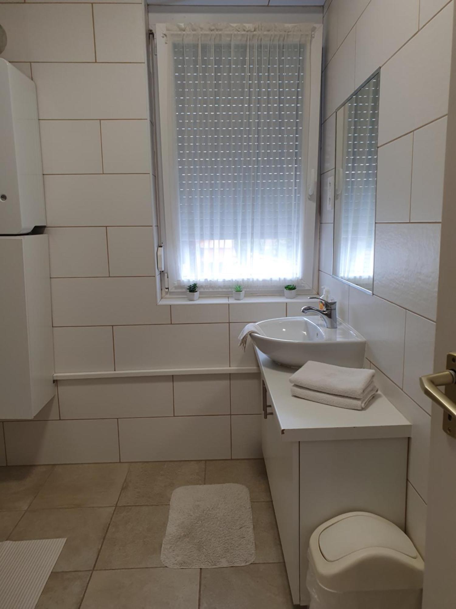 Bella Apartman Szeged Buitenkant foto